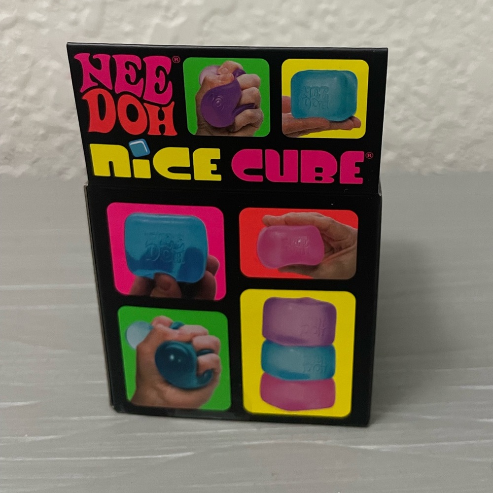 NeeDoh Nice Cube Super Solid Squish - Purple NWT Brand New - Picture 3 of 4